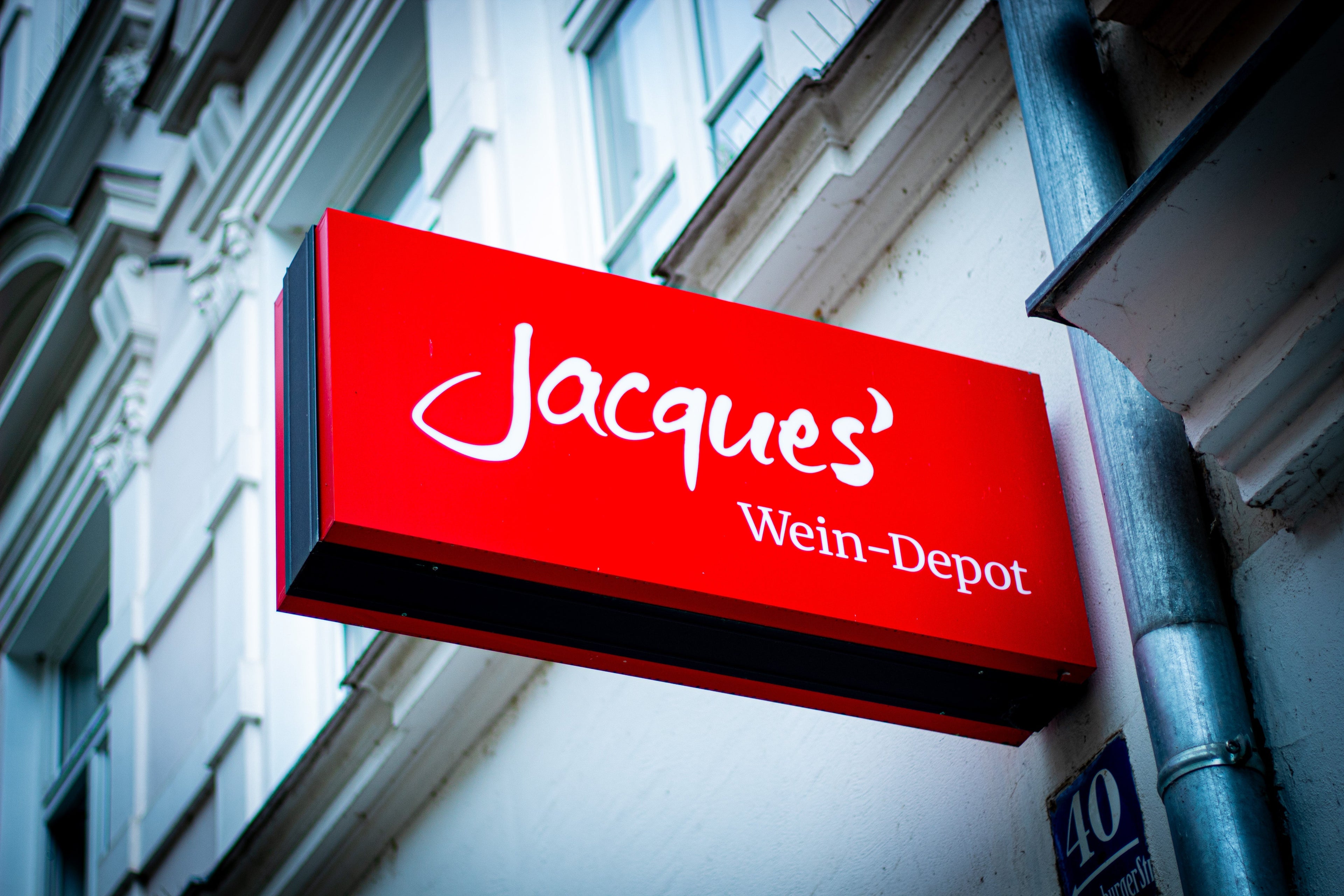 Wine Tasting at Jacques’ Wine Depot in Munich